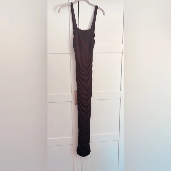 Good American Ruched Maxi Dress Size 0 NWT - Picture 5 of 9